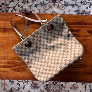 Authentic Gucci Shoulder Bag in Canvas